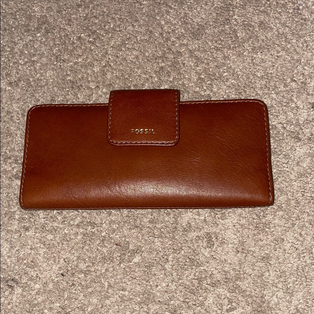 Fossil Tan Leather Clutch Wallet